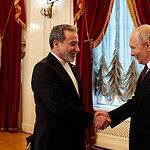 Putin Arakçi Görüşmesi: Rusya'dan İran'a Kritik Destek