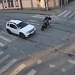 Rusya Motosiklet Kazası: Aşırı Hız Yapan Sürücü Metrelerce Uçtu