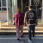 26 Yıl Hapisle Aranan Firari Şifonyer Arkasındaki Gizli Bölmede Yakalandı!