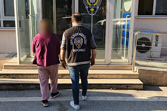 26 Yıl Hapisle Aranan Firari Şifonyer Arkasındaki Gizli Bölmede Yakalandı!