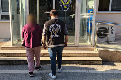 26 Yıl Hapisle Aranan Firari Şifonyer Arkasındaki Gizli Bölmede Yakalandı!