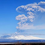 Şiveluç Yanardağı 11 Kilometre Yüksekliğe Kül Püskürttü