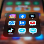 Sosyal Medya Devleri Türkiye'de Ofis Bile Kurmadı: 200 Milyar Liralık Reklam Parası Nereye Gidiyor?