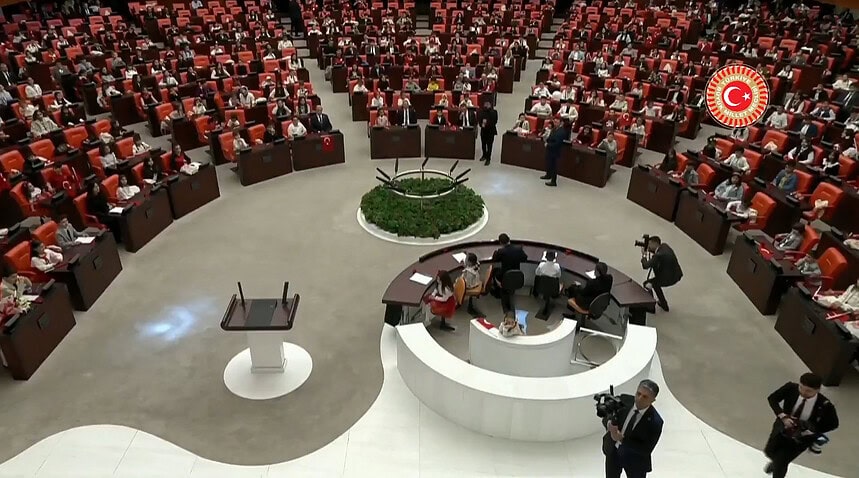 Doğum İzni Süreleri ve Sosyal Medyaya 15 Yaş Düzenlemesinde Yeni Dönem