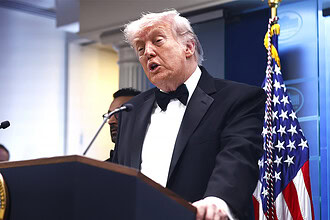 Trump İran Açıklaması Yaptı: Müzakere İsterlerse Bizi Arasınlar