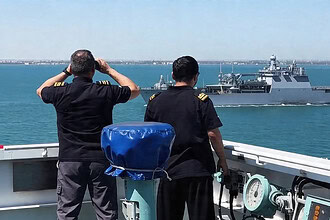 Süveyş Kanalı’nda Türk Donanması’na Görkemli Selam: TCG Gaziantep ve TCG Korkut ile Gurur Dolu Karşılaşma!