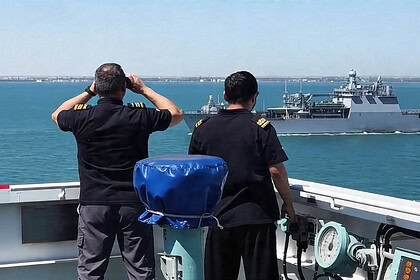 Süveyş Kanalı’nda Türk Donanması’na Görkemli Selam: TCG Gaziantep ve TCG Korkut ile Gurur Dolu Karşılaşma!