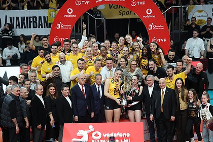 Vodafone Sultanlar Ligi Şampiyonu Vakıfbank: Fenerbahçe’yi Devirerek Kupaya Uzandı!