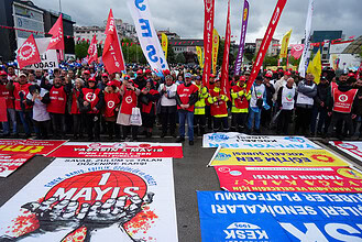 Kocaeli'de 1 Mayıs Coşkusu: Binlerce İşçi Adalet ve Eşitlik İçin Yürüdü!