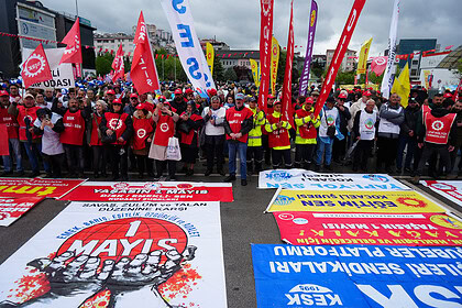 Kocaeli'de 1 Mayıs Coşkusu: Binlerce İşçi Adalet ve Eşitlik İçin Yürüdü!