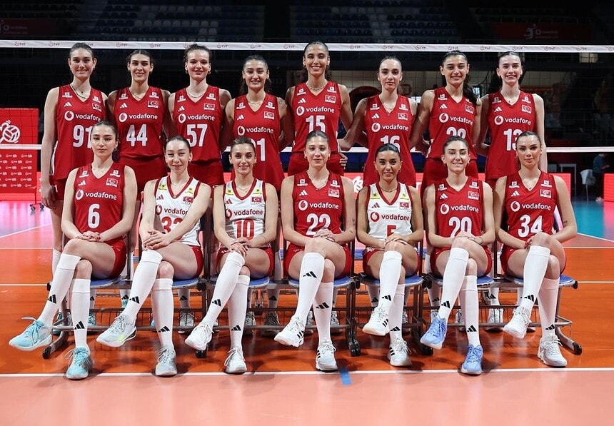 A Milli Kadın Voleybol Takımı, Polonya'yı 3-2 Mağlup Etti