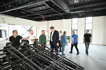 Kartepe Belediye Başkanı Kocaman Acısu Spor Salonu İnşaatını İnceledi