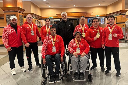 Avrupa’da Kağıtspor Fırtınası: Macaristan’da 35 Ülkeye Karşı Bileklerinin Hakkıyla 9 Madalya!