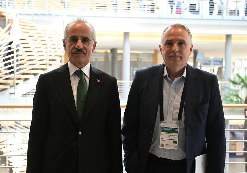 Bakan Uraloğlu, UIC Genel Direktörü Davenne İle Bir Araya Geldi