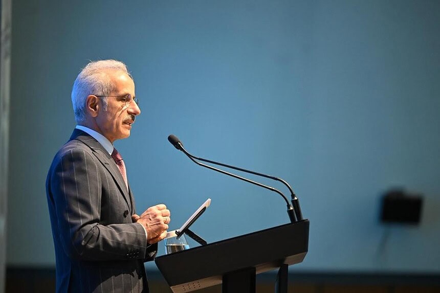 Bakan Uraloğlu Dijital Çağda En Büyük Servetimiz Çocuklarımızdır