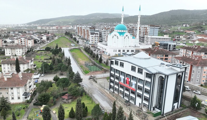 Derince İmam Zeynel Abidin Cemevi Resmi Protokolle Cem Vakfı’na Devredildi