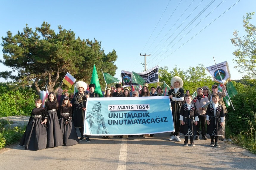 Kandıra Sahilinde Hüzünlü Yürüyüş: Çerkes Sürgünü 162. Yılında Babalı’da Anılacak