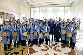 Cumhurbaşkanı Erdoğan’a Kazakistan’da Dombra Sürprizi