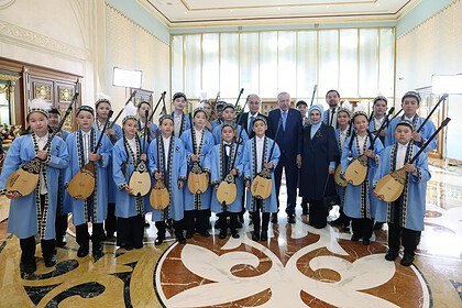 Cumhurbaşkanı Erdoğan’a Kazakistan’da Dombra Sürprizi