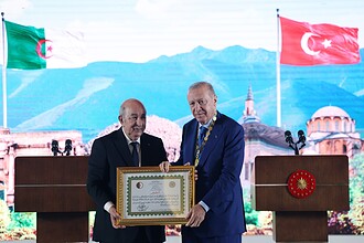 Cumhurbaşkanı Erdoğan’dan Cezayir Cumhurbaşkanı Tebbun’a Devlet Nişanı