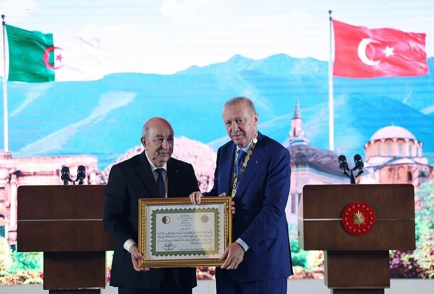 Cumhurbaşkanı Erdoğan’dan Cezayir Cumhurbaşkanı Tebbun’a Devlet Nişanı