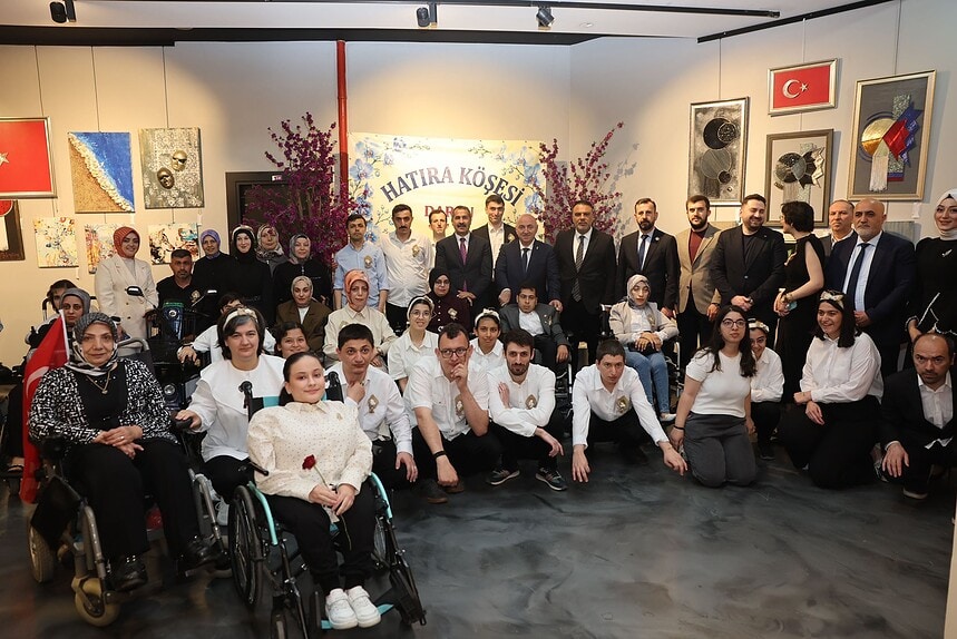 Sanat Engel Tanımaz: Darıca’da DAREN Kursiyerlerinden Muhteşem Sergi!