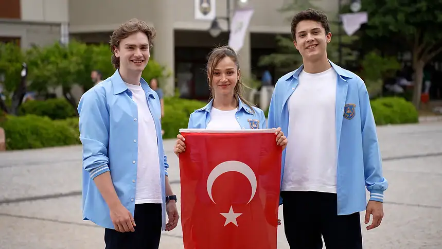 Daha 17’nin Genç Yıldızları, 19 Mayıs Coşkusunu Sete Taşıdı