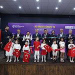 Derince’de El Emeği Şöleni! Başkan Büyükakın: “KO-MEK Bir İyileşme Merkezidir”