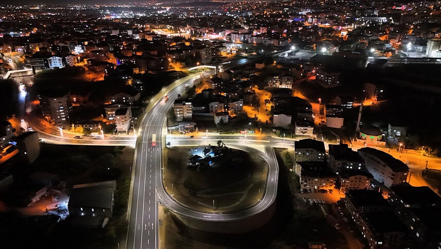 Gebze'nin Yeni İncisi: Eskihisar Feribot Yolu Gece Görüntüsüyle Büyülüyor!