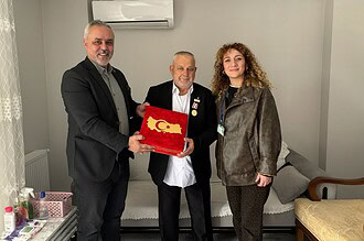 İzmit Belediyesinden Kıbrıs Gazilerine Vefa Ziyareti: Kartepe'de Duygusal Buluşma!