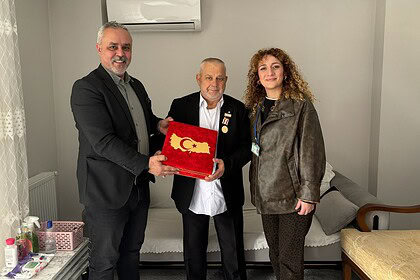 İzmit Belediyesinden Kıbrıs Gazilerine Vefa Ziyareti: Kartepe'de Duygusal Buluşma!