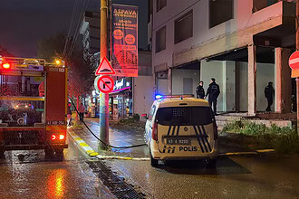 Gaziler Mahallesi’nde Korkutan Alevler: "Oturulamaz" Raporlu Binayı Yakmaya Çalıştılar!