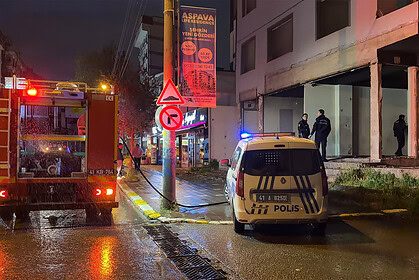 Gaziler Mahallesi’nde Korkutan Alevler: "Oturulamaz" Raporlu Binayı Yakmaya Çalıştılar!