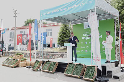 Gebze’de 500 Bin Fide Toprakla Buluşuyor! Tahir Büyükakın’dan Çiftçiye "Can Suyu"