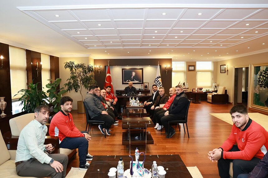 Şampiyonlar Gebze’de! Taha Akgül ve Rıza Kayaalp’ten Başkan Büyükgöz’e Ziyaret