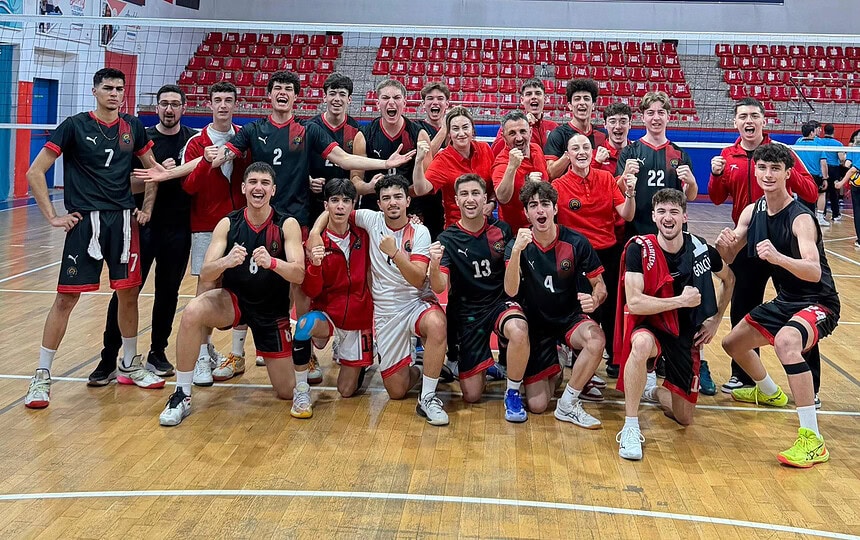 Gölcük Belediyespor Türkiye Finalleri'nde! Genç Erkek Voleybol Takımı Namağlup Lider