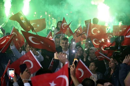 Gölcük Belediye Başkanı Ali Yıldırım Sezer: "Başkenti İşgal Edilmiş Bir Milletin Destan işaret Fişeğidir 19 Mayıs!"
