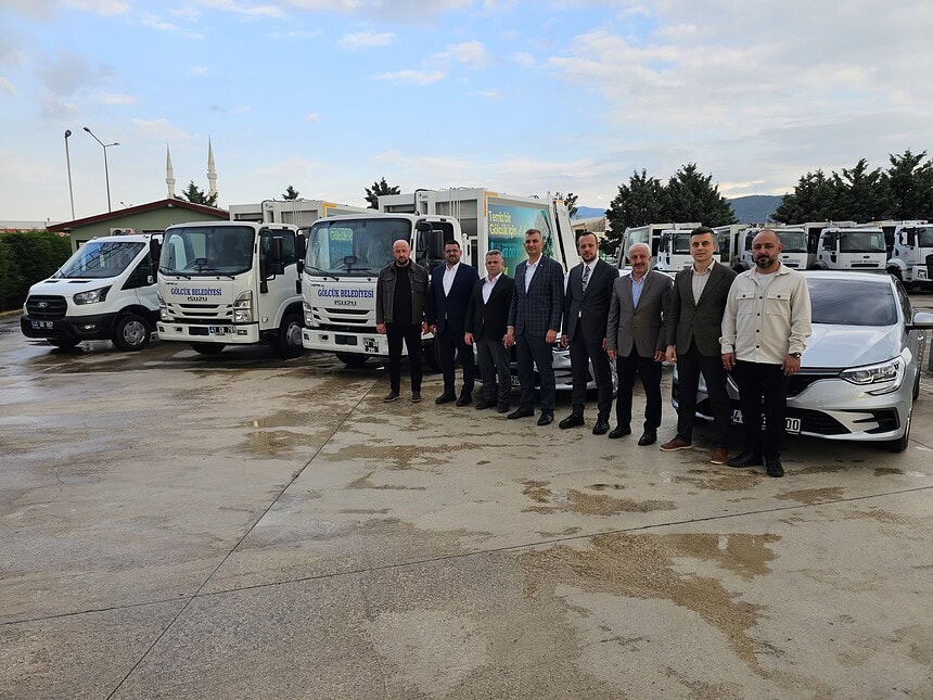 Gölcük’te Hizmet Hızı Artıyor: Belediye Araç Filosuna 5 Yeni Araç Daha Eklendi!