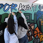 İzmit Sokak Sanatıyla Renklendi: Gençler EnFest’te Sprey Boyalarla Grafiti Duvarı Örüyor!