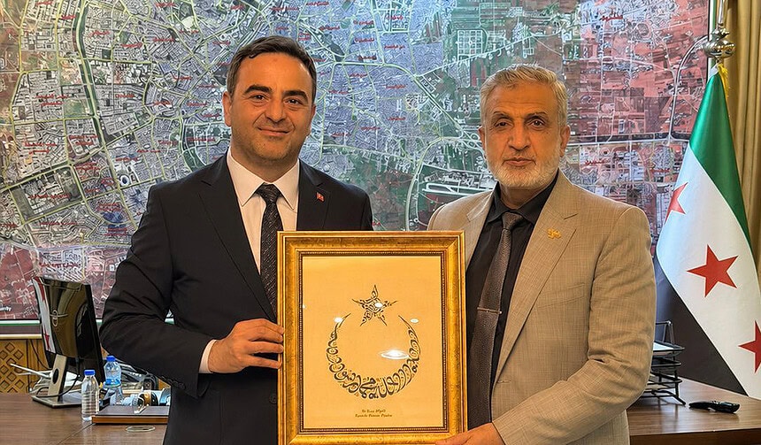 Başiskele'den Halep ve Azez'e Kardeşlik Eli: Başkan Özlü'den Sınır Ötesinde Lojistik Destek!