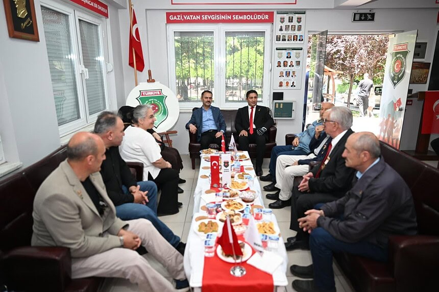 Vali Aktaş Gebze'de Şehit Aileleri ve Gazilerle Bayramlaştı!