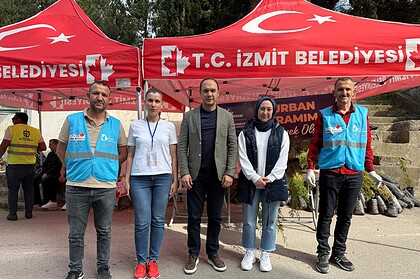 İzmit Belediyesi'nden Geleneksel Arife Mesaisi
