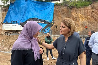 İzmit Belediyesi Raporu Açıkladı: Topçular'daki Toprak Kaymasının Nedeni Proje Dışı Derin Kazı!