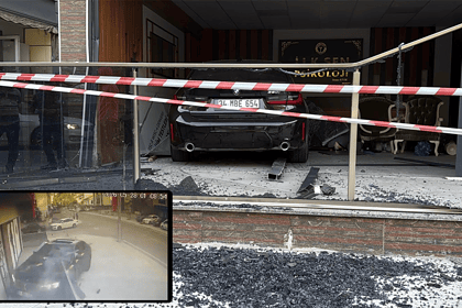 İzmit'te Kontrolden Çıkan Otomobil, Danışmanlık Merkezine Daldı
