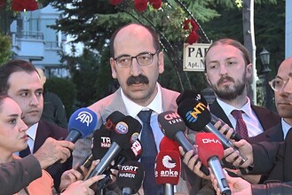 Kılıçdaroğlu'nun basın danışmanı Kılıçdaroğlu, en uygun zamanda partiyi kurultaya götürmekle ilgili niyetini Özel'e iletti