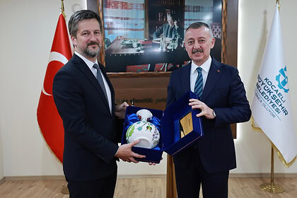 Macaristan Ankara Büyükelçisi Matis Kocaeli’de: Başkan Büyükakın İki Ülke İlişkilerini Görüştü!