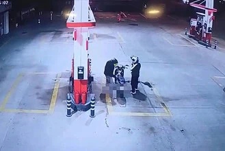 Kocaeli'de İş Yerine Kurşun Yağdırdılar: İkametlerinde AK-47 Fişeği Ele Geçirildi