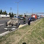 Körfez'de Otomobil Takla Atıp Ters Döndü Sürücü Yara Almadan Kurtuldu, Annesi Hastanelik Oldu