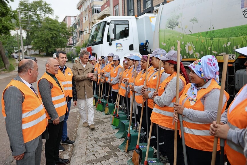 Körfez Belediyesi Temizlik Ekibine 32 Kadın Personel Kattı!