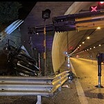 Kuzey Marmara'da Otomobil Tünel Girişine Saplandı 1 Ölü